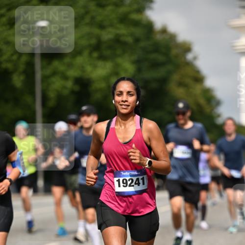 29.06.2025 - hella hamburg halbmarathon Dr. Thomas Lammeyer http://msf.ph/oto/8268460 29.06.2025 10:14:59 Kennedybrücke 1548, 1781, 2868, 4287, 5182, 5440, 5653, 5806, 8171, 8561, 8807, 8810, 10196, 11149 meine-sportfotos.de