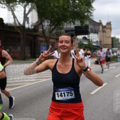 29.06.2025 - hella hamburg halbmarathon Yannick Fuchs http://msf.ph/oto/8268589 29.06.2025 10:48:56 20KM 1125, 1496, 1506, 1628, 2029, 2119, 2252, 2448, 2474, 2561, 2771, 2884, 2955, 3041, 3652, 3791, 3794, 3945, 4029, 4231, 4616, 4868, 4903, 4938, 5319, 6355, 6433, 6443, 6587, 6891, 6938, 8487, 8514, 8618, 8973, 10044, 10368, 10376, 11184, 11333, 11568, 11747, 11797, 11799, 11976, 12483, 12526, 12584, 12961, 13267, 13988, 14036, 14175, 14592, 14638, 14834, 14845, 14948, 15389, 15854, 15868, 15896, 16047, 16110, 16327, 17842, 18031, 18380 meine-sportfotos.de