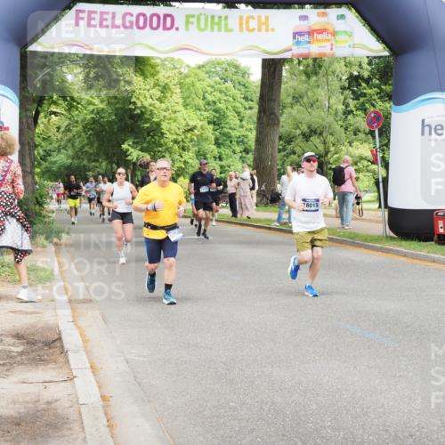 29.06.2025 - hella hamburg halbmarathon MichiJ http://msf.ph/oto/8268601 29.06.2025 10:55:13 Zwischen KM18-KM19 5232, 7846, 9173, 9366, 9781, 10709, 11873, 14196, 15875, 17540, 18015, 19034 meine-sportfotos.de