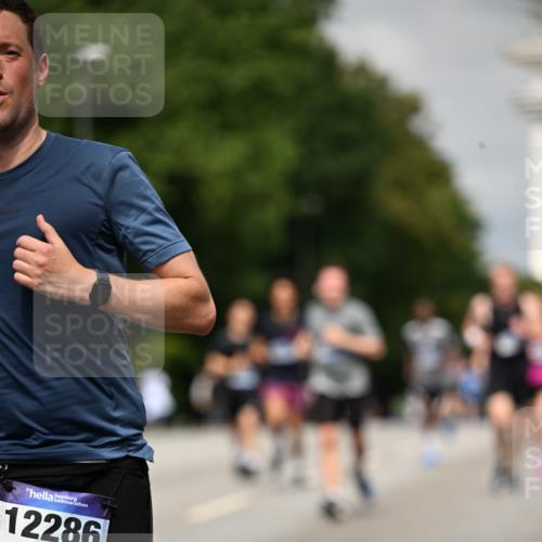 29.06.2025 - hella hamburg halbmarathon Dr. Thomas Lammeyer http://msf.ph/oto/8268630 29.06.2025 10:15:04 Kennedybrücke 1531, 1548, 1781, 2868, 4287, 5440, 8171, 8561, 8807, 8810, 10196, 10372, 11149 meine-sportfotos.de