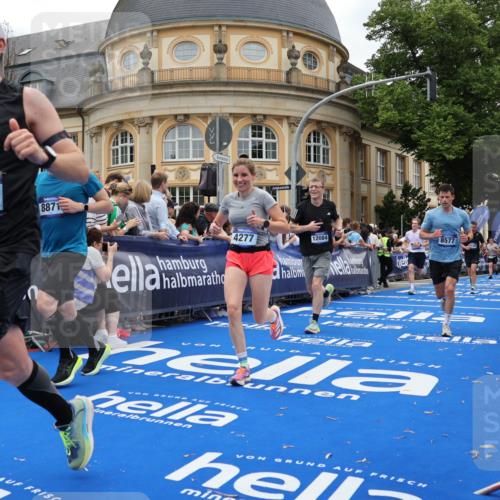 29.06.2025 - hella hamburg halbmarathon Strokosch-Dieckow http://msf.ph/oto/8268638 29.06.2025 10:45:59 Ziel 2189, 4277, 5648, 6460, 6532, 8269, 8577, 8871, 9585, 10792, 11821, 11936, 12084, 12269, 13630, 14462, 14804, 14911, 15149, 17008, 18081, 18185, 18702, 19116 meine-sportfotos.de