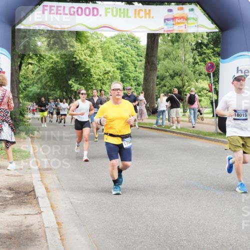 29.06.2025 - hella hamburg halbmarathon MichiJ http://msf.ph/oto/8268683 29.06.2025 10:55:14 Zwischen KM18-KM19 5232, 7846, 9366, 9781, 10709, 11873, 13331, 14060, 14196, 15875, 17540, 18015 meine-sportfotos.de