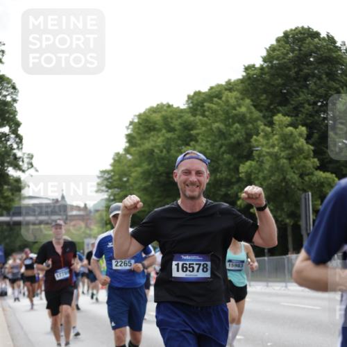 29.06.2025 - hella hamburg halbmarathon Jannik Wohlers http://msf.ph/oto/8268741 29.06.2025 10:33:44 Lombardsbrücke 1417, 1705, 1787, 2265, 2464, 2482, 2496, 2526, 2933, 3145, 3829, 3848, 4807, 5561, 5584, 6364, 7324, 7329, 8277, 8349, 10360, 10800, 11092, 11432, 11642, 11668, 12165, 12330, 12896, 13401, 13437, 13485, 13934, 14047, 14058, 14873, 14919, 15792, 15793, 15845, 15983, 16115, 16578, 17105, 17440, 17789, 17953, 18044, 19145, 19164 meine-sportfotos.de
