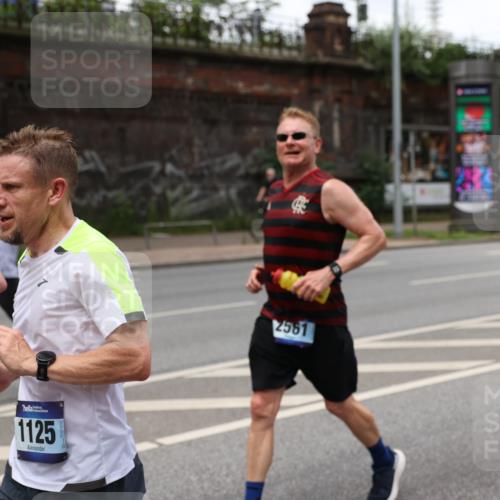 29.06.2025 - hella hamburg halbmarathon Yannick Fuchs http://msf.ph/oto/8268748 29.06.2025 10:48:57 20KM 1125, 1496, 1506, 1628, 2029, 2119, 2252, 2448, 2474, 2561, 2771, 2884, 2955, 3041, 3652, 3791, 3794, 3945, 4029, 4231, 4616, 4868, 4903, 4938, 5319, 6355, 6433, 6443, 6587, 6891, 6938, 8487, 8514, 8618, 8973, 10044, 10368, 10376, 11184, 11333, 11568, 11747, 11797, 11799, 11976, 12483, 12526, 12584, 12961, 13267, 13988, 14036, 14175, 14592, 14638, 14834, 14845, 14909, 14948, 15389, 15854, 15868, 15896, 16047, 16110, 16327, 17842, 18031, 18190, 18380 meine-sportfotos.de