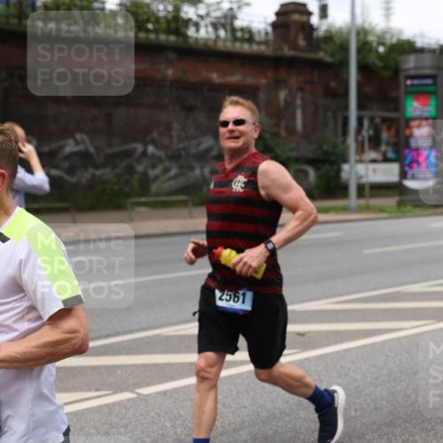 29.06.2025 - hella hamburg halbmarathon Yannick Fuchs http://msf.ph/oto/8268770 29.06.2025 10:48:57 20KM 1125, 1496, 1506, 1628, 2029, 2119, 2252, 2448, 2474, 2561, 2771, 2884, 2955, 3041, 3652, 3791, 3794, 3945, 4029, 4231, 4616, 4868, 4903, 4938, 5319, 6355, 6433, 6443, 6587, 6891, 6938, 8487, 8514, 8618, 8973, 10044, 10368, 10376, 11184, 11333, 11568, 11747, 11797, 11799, 11976, 12483, 12526, 12584, 12961, 13267, 13988, 14036, 14175, 14592, 14638, 14834, 14845, 14909, 14948, 15389, 15854, 15868, 15896, 16047, 16110, 16327, 17842, 18031, 18190, 18380 meine-sportfotos.de