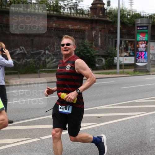 29.06.2025 - hella hamburg halbmarathon Yannick Fuchs http://msf.ph/oto/8268800 29.06.2025 10:48:57 20KM 1125, 1496, 1506, 1628, 2029, 2119, 2252, 2448, 2474, 2561, 2771, 2884, 2955, 3041, 3652, 3791, 3794, 3945, 4029, 4231, 4616, 4868, 4903, 4938, 5319, 6355, 6433, 6443, 6587, 6891, 6938, 8487, 8514, 8618, 8973, 10044, 10368, 10376, 11184, 11333, 11568, 11747, 11797, 11799, 11976, 12483, 12526, 12584, 12961, 13267, 13988, 14036, 14175, 14592, 14638, 14834, 14845, 14909, 14948, 15389, 15854, 15868, 15896, 16047, 16110, 16327, 17842, 18031, 18190, 18380 meine-sportfotos.de