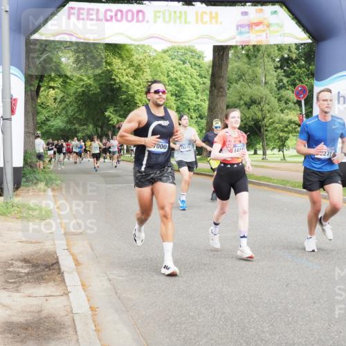 29.06.2025 - hella hamburg halbmarathon MichiJ http://msf.ph/oto/8268844 29.06.2025 10:30:57 Zwischen KM18-KM19 1312, 12839, 13446, 13709, 14447, 15175, 17000, 18275 meine-sportfotos.de