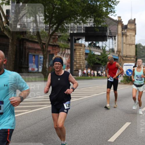 29.06.2025 - hella hamburg halbmarathon Yannick Fuchs http://msf.ph/oto/8268847 29.06.2025 10:36:52 20KM 1209, 1256, 1312, 1700, 1903, 2233, 3523, 4823, 5436, 5682, 6639, 6721, 6770, 7363, 7448, 7693, 7765, 7865, 8694, 10216, 10469, 12098, 13446, 13483, 13709, 13725, 14811, 15095, 15175, 15270, 15654, 16281, 16295, 16507, 16626, 16660, 17000, 17016, 17363, 17637, 17864, 17926, 18330, 18559, 18920 meine-sportfotos.de