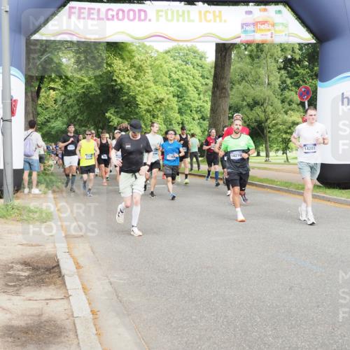 29.06.2025 - hella hamburg halbmarathon MichiJ http://msf.ph/oto/8268928 29.06.2025 10:31:06 Zwischen KM18-KM19 2233, 9371, 14201, 14210, 15301, 15921, 17363, 18304 meine-sportfotos.de