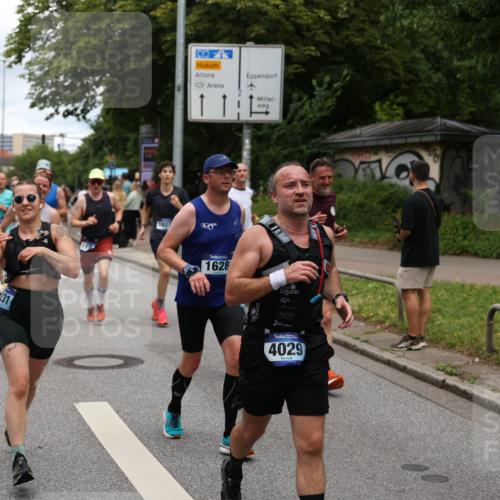 29.06.2025 - hella hamburg halbmarathon Yannick Fuchs http://msf.ph/oto/8268975 29.06.2025 10:48:58 20KM 1125, 1506, 1628, 2029, 2119, 2252, 2448, 2561, 2771, 2884, 2955, 3041, 3652, 3945, 4029, 4231, 4616, 4868, 4903, 4938, 5319, 6355, 6433, 6587, 6891, 6938, 8487, 8514, 8618, 8973, 10044, 10368, 10376, 11184, 11333, 11568, 11747, 11797, 11799, 11976, 12483, 12526, 12584, 12961, 13267, 13988, 14036, 14175, 14592, 14638, 14834, 14845, 14909, 14948, 15389, 15854, 15868, 15896, 16047, 16110, 16327, 17842, 18031, 18190, 18380 meine-sportfotos.de