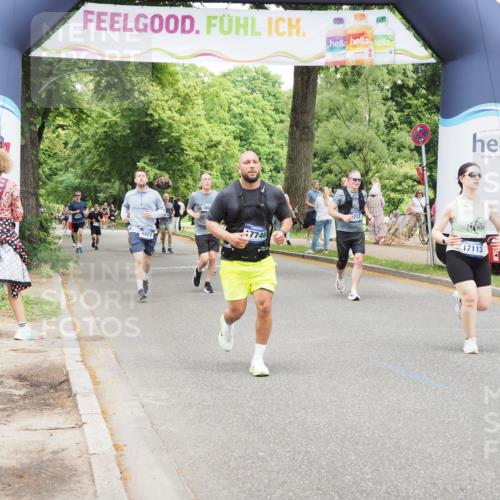 29.06.2025 - hella hamburg halbmarathon MichiJ http://msf.ph/oto/8268997 29.06.2025 10:55:22 Zwischen KM18-KM19 2712, 4032, 6822, 9253, 9886, 13331, 14060, 17113, 17746, 18236, 18239, 18555 meine-sportfotos.de