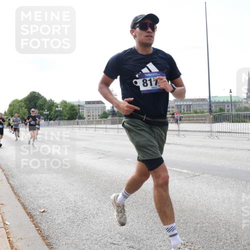 29.06.2025 - hella hamburg halbmarathon Lena Gebhardt http://msf.ph/oto/8269007 29.06.2025 10:11:16 Lombardsbrücke 1166, 1723, 1781, 1866, 2868, 3837, 4287, 5254, 5653, 7271, 7370, 8115, 8171, 8206, 8207, 8368, 8561, 9119, 9169, 9829, 10196, 10372, 11149, 11321, 11755, 12286, 12426, 12556, 12571, 12790, 12836, 13594, 13603, 13939, 14008, 14022, 14149, 14270, 15009, 15214, 15252, 15797, 15908, 16383, 17142, 17500, 17787, 18382, 19172, 19241 meine-sportfotos.de