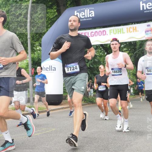 29.06.2025 - hella hamburg halbmarathon KatJ http://msf.ph/oto/8269009 29.06.2025 10:39:31 Zwischen KM18-KM19 2364, 2396, 3426, 4558, 4814, 4839, 5032, 5116, 5482, 5607, 6562, 6657, 7724, 7732, 8661, 8710, 8720 meine-sportfotos.de