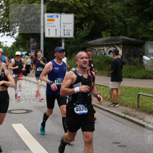 29.06.2025 - hella hamburg halbmarathon Yannick Fuchs http://msf.ph/oto/8269012 29.06.2025 10:48:58 20KM 1125, 1506, 1628, 2029, 2119, 2252, 2448, 2561, 2771, 2884, 2955, 3041, 3652, 3945, 4029, 4231, 4616, 4868, 4903, 4938, 5319, 6355, 6433, 6587, 6891, 6938, 8487, 8514, 8618, 8973, 10044, 10368, 10376, 11184, 11333, 11568, 11747, 11797, 11799, 11976, 12483, 12526, 12584, 12961, 13267, 13988, 14036, 14175, 14592, 14638, 14834, 14845, 14909, 14948, 15389, 15854, 15868, 15896, 16047, 16110, 16327, 17842, 18031, 18190, 18380 meine-sportfotos.de