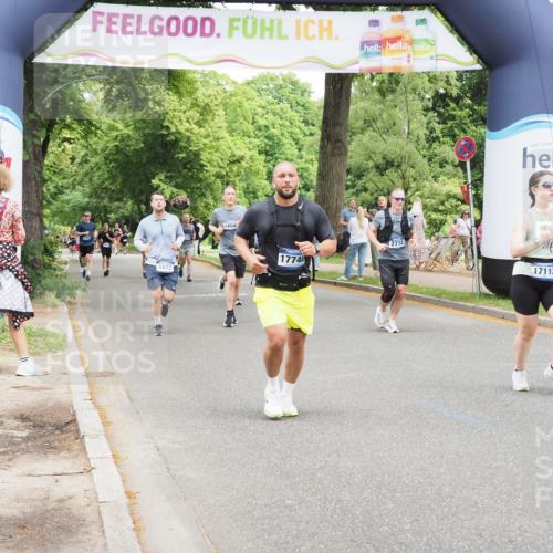 29.06.2025 - hella hamburg halbmarathon MichiJ http://msf.ph/oto/8269022 29.06.2025 10:55:22 Zwischen KM18-KM19 2712, 4032, 6822, 9253, 9886, 13331, 14060, 17113, 17746, 18236, 18239, 18555 meine-sportfotos.de
