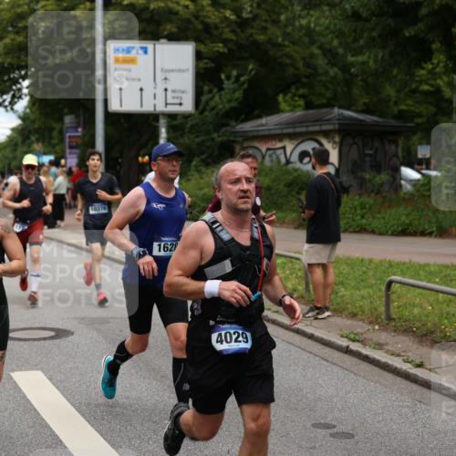 29.06.2025 - hella hamburg halbmarathon Yannick Fuchs http://msf.ph/oto/8269031 29.06.2025 10:48:58 20KM 1125, 1506, 1628, 2029, 2119, 2252, 2448, 2561, 2771, 2884, 2955, 3041, 3652, 3945, 4029, 4231, 4616, 4868, 4903, 4938, 5319, 6355, 6433, 6587, 6891, 6938, 8487, 8514, 8618, 8973, 10044, 10368, 10376, 11184, 11333, 11568, 11747, 11797, 11799, 11976, 12483, 12526, 12584, 12961, 13267, 13988, 14036, 14175, 14592, 14638, 14834, 14845, 14909, 14948, 15389, 15854, 15868, 15896, 16047, 16110, 16327, 17842, 18031, 18190, 18380 meine-sportfotos.de