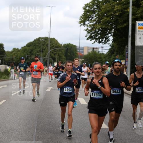 29.06.2025 - hella hamburg halbmarathon Yannick Fuchs http://msf.ph/oto/8269086 29.06.2025 10:36:53 20KM 1209, 1256, 1312, 1700, 1903, 2233, 3523, 4823, 5436, 5682, 6639, 6721, 6770, 7035, 7363, 7448, 7693, 7734, 7765, 7865, 8694, 10216, 10469, 12098, 13446, 13483, 13709, 13725, 14811, 15095, 15175, 15270, 15654, 16281, 16295, 16507, 16626, 16660, 17000, 17016, 17363, 17637, 17864, 17926, 18330, 18559, 18920 meine-sportfotos.de
