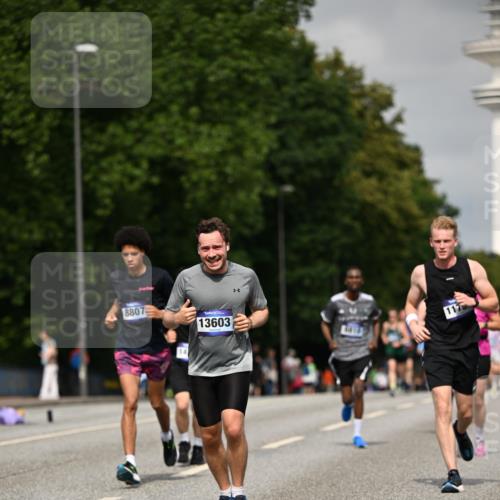 29.06.2025 - hella hamburg halbmarathon Dr. Thomas Lammeyer http://msf.ph/oto/8269090 29.06.2025 10:15:06 Kennedybrücke 1531, 1866, 2868, 4287, 5379, 5440, 8171, 8807, 8810, 10196, 10372, 11149, 11321 meine-sportfotos.de