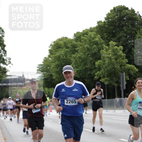 29.06.2025 - hella hamburg halbmarathon Jannik Wohlers http://msf.ph/oto/8269109 29.06.2025 10:33:46 Lombardsbrücke 1672, 1705, 1787, 2265, 2464, 2496, 2526, 2801, 2933, 3145, 3829, 3848, 4807, 4824, 4826, 5561, 5584, 6105, 7324, 7329, 8277, 8349, 8965, 10360, 10800, 11432, 11642, 11668, 12165, 12330, 12896, 13401, 13437, 13485, 14047, 14058, 14854, 14855, 14873, 14919, 15792, 15793, 15845, 15983, 16115, 16578, 17105, 17440, 17650, 17789, 17953, 18044, 19145, 19164 meine-sportfotos.de