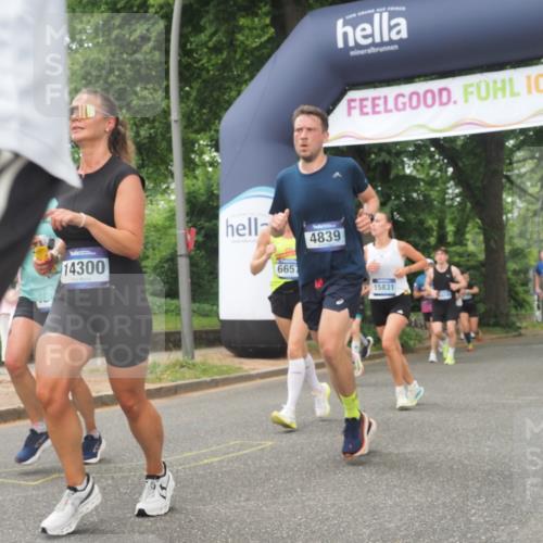 29.06.2025 - hella hamburg halbmarathon KatJ http://msf.ph/oto/8269132 29.06.2025 10:39:32 Zwischen KM18-KM19 2364, 2396, 4558, 4814, 4839, 5032, 5482, 6562, 6657, 7178, 7724, 7732, 8661, 8710, 8720 meine-sportfotos.de