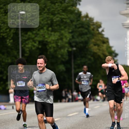 29.06.2025 - hella hamburg halbmarathon Dr. Thomas Lammeyer http://msf.ph/oto/8269147 29.06.2025 10:15:06 Kennedybrücke 1531, 1866, 2868, 4287, 5379, 5440, 8171, 8807, 8810, 10196, 10372, 11149, 11321 meine-sportfotos.de