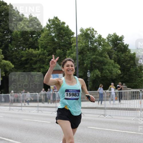 29.06.2025 - hella hamburg halbmarathon Jannik Wohlers http://msf.ph/oto/8269195 29.06.2025 10:33:47 Lombardsbrücke 1672, 1705, 1787, 2265, 2464, 2496, 2526, 2801, 2933, 3145, 3829, 3848, 4807, 4824, 4826, 5584, 6105, 7324, 7329, 8277, 8349, 8965, 10360, 10564, 10800, 11432, 11642, 11668, 12165, 12330, 12896, 13401, 13437, 13485, 14047, 14058, 14854, 14855, 14873, 14919, 15792, 15793, 15845, 15983, 16115, 16578, 17105, 17440, 17650, 17789, 17953, 18044 meine-sportfotos.de
