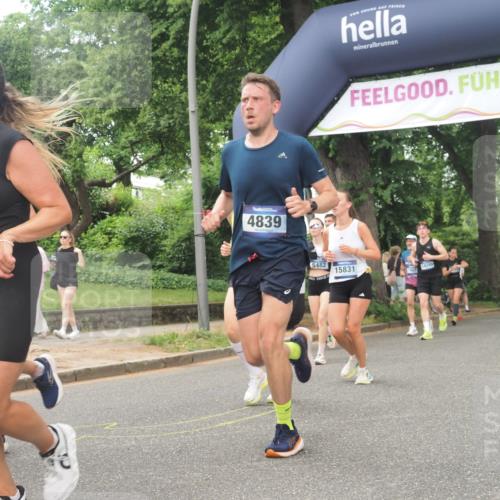29.06.2025 - hella hamburg halbmarathon KatJ http://msf.ph/oto/8269220 29.06.2025 10:39:32 Zwischen KM18-KM19 2364, 2396, 4558, 4814, 4839, 5032, 5482, 6562, 6657, 7178, 7724, 7732, 8661, 8710, 8720 meine-sportfotos.de