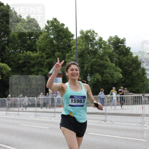 29.06.2025 - hella hamburg halbmarathon Jannik Wohlers http://msf.ph/oto/8269232 29.06.2025 10:33:47 Lombardsbrücke 1672, 1705, 1787, 2265, 2464, 2496, 2526, 2801, 2933, 3145, 3829, 3848, 4807, 4824, 4826, 5584, 6105, 7324, 7329, 8277, 8349, 8965, 10360, 10564, 10800, 11432, 11642, 11668, 12165, 12330, 12896, 13401, 13437, 13485, 14047, 14058, 14854, 14855, 14873, 14919, 15792, 15793, 15845, 15983, 16115, 16578, 17105, 17440, 17650, 17789, 17953, 18044 meine-sportfotos.de