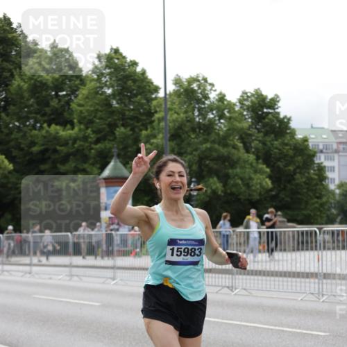 29.06.2025 - hella hamburg halbmarathon Jannik Wohlers http://msf.ph/oto/8269245 29.06.2025 10:33:47 Lombardsbrücke 1672, 1705, 1787, 2265, 2464, 2496, 2526, 2801, 2933, 3145, 3829, 3848, 4807, 4824, 4826, 5584, 6105, 7324, 7329, 8277, 8349, 8965, 10360, 10564, 10800, 11432, 11642, 11668, 12165, 12330, 12896, 13401, 13437, 13485, 14047, 14058, 14854, 14855, 14873, 14919, 15792, 15793, 15845, 15983, 16115, 16578, 17105, 17440, 17650, 17789, 17953, 18044 meine-sportfotos.de