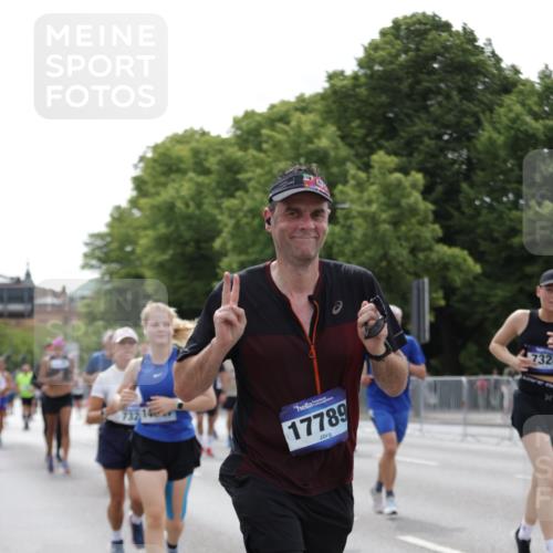 29.06.2025 - hella hamburg halbmarathon Jannik Wohlers http://msf.ph/oto/8269284 29.06.2025 10:33:48 Lombardsbrücke 1672, 1705, 1787, 2265, 2464, 2496, 2526, 2801, 2933, 3145, 3829, 3848, 4807, 4824, 4826, 5584, 6105, 7324, 7329, 8277, 8349, 8965, 10360, 10564, 11432, 11642, 11668, 12165, 12330, 12896, 13437, 13485, 13747, 14047, 14058, 14854, 14855, 14873, 14919, 15792, 15793, 15845, 15983, 16115, 16578, 17105, 17440, 17650, 17789, 17953, 18044 meine-sportfotos.de