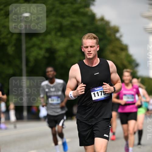 29.06.2025 - hella hamburg halbmarathon Dr. Thomas Lammeyer http://msf.ph/oto/8269316 29.06.2025 10:15:09 Kennedybrücke 1531, 1866, 2868, 4287, 5379, 5440, 8171, 8807, 8810, 9169, 10196, 10372, 11149, 11321 meine-sportfotos.de
