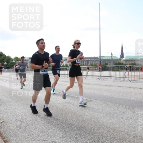 29.06.2025 - hella hamburg halbmarathon Lena Gebhardt http://msf.ph/oto/8269330 29.06.2025 10:11:20 Lombardsbrücke 1166, 1723, 1781, 1866, 2868, 3837, 4287, 5254, 5653, 7271, 7370, 8115, 8171, 8206, 8207, 8368, 8561, 8807, 8810, 9119, 10196, 10372, 11149, 11321, 11755, 12286, 12426, 12556, 12571, 12790, 12836, 13603, 13939, 14008, 14022, 14149, 14270, 15009, 15252, 15797, 15908, 16383, 17142, 17500, 17787, 18382, 19172, 19241 meine-sportfotos.de