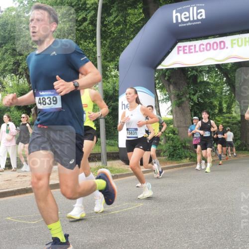 29.06.2025 - hella hamburg halbmarathon KatJ http://msf.ph/oto/8269346 29.06.2025 10:39:33 Zwischen KM18-KM19 2364, 2396, 4814, 4839, 5032, 5482, 6562, 6657, 7178, 7724, 7732, 8172, 8661, 8710, 8720 meine-sportfotos.de