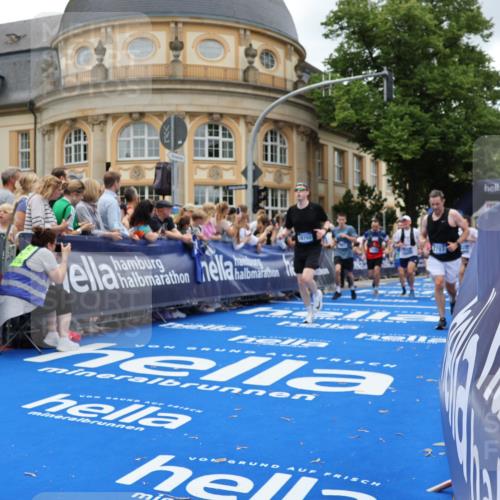 29.06.2025 - hella hamburg halbmarathon Strokosch-Dieckow http://msf.ph/oto/8269367 29.06.2025 10:46:09 Ziel 1569, 1759, 2048, 2590, 2707, 3056, 3087, 4949, 6388, 6460, 7450, 7961, 9497, 9585, 10796, 11094, 11125, 12269, 13630, 14804, 16136, 16466, 16475, 17190, 18702, 18797 meine-sportfotos.de