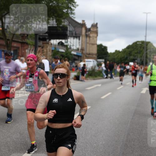 29.06.2025 - hella hamburg halbmarathon Yannick Fuchs http://msf.ph/oto/8269376 29.06.2025 10:48:59 20KM 1125, 1506, 1628, 2029, 2119, 2252, 2448, 2561, 2884, 2955, 3041, 3256, 3652, 3945, 4029, 4231, 4616, 4868, 4903, 4938, 5319, 6355, 6433, 6587, 6891, 6938, 8487, 8514, 8618, 8973, 10044, 10368, 10376, 11184, 11333, 11568, 11797, 11799, 11976, 12483, 12526, 12584, 12961, 13267, 13988, 14175, 14638, 14834, 14845, 14909, 15389, 15854, 15868, 15896, 16047, 16110, 16327, 17842, 18031, 18190, 18380 meine-sportfotos.de