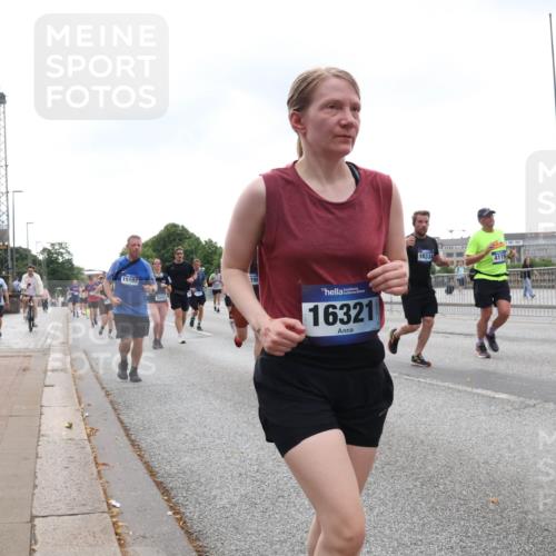 29.06.2025 - hella hamburg halbmarathon Lena Gebhardt http://msf.ph/oto/8269382 29.06.2025 10:46:18 Lombardsbrücke 1004, 1100, 1421, 1426, 1429, 1465, 1532, 1555, 1608, 1837, 1867, 1868, 2398, 2423, 2500, 2697, 2773, 2813, 2951, 2954, 3410, 3469, 4104, 4119, 4223, 4355, 4448, 4572, 5697, 5703, 5769, 5770, 5854, 5892, 6068, 6124, 6161, 6333, 6392, 7303, 7356, 7364, 7368, 7374, 7605, 7767, 7894, 7960, 7983, 8047, 8551, 8700, 9120, 9121, 9129, 9337, 9426, 9445, 10153, 10230, 10367, 10511, 11358, 11361, 11876, 11910, 12298, 12333, 12507, 12522, 13969, 14261, 15852 meine-sportfotos.de