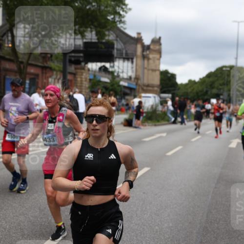 29.06.2025 - hella hamburg halbmarathon Yannick Fuchs http://msf.ph/oto/8269392 29.06.2025 10:48:59 20KM 1125, 1506, 1628, 2029, 2119, 2252, 2448, 2561, 2884, 2955, 3041, 3256, 3652, 3945, 4029, 4231, 4616, 4868, 4903, 4938, 5319, 6355, 6433, 6587, 6891, 6938, 8487, 8514, 8618, 8973, 10044, 10368, 10376, 11184, 11333, 11568, 11797, 11799, 11976, 12483, 12526, 12584, 12961, 13267, 13988, 14175, 14638, 14834, 14845, 14909, 15389, 15854, 15868, 15896, 16047, 16110, 16327, 17842, 18031, 18190, 18380 meine-sportfotos.de