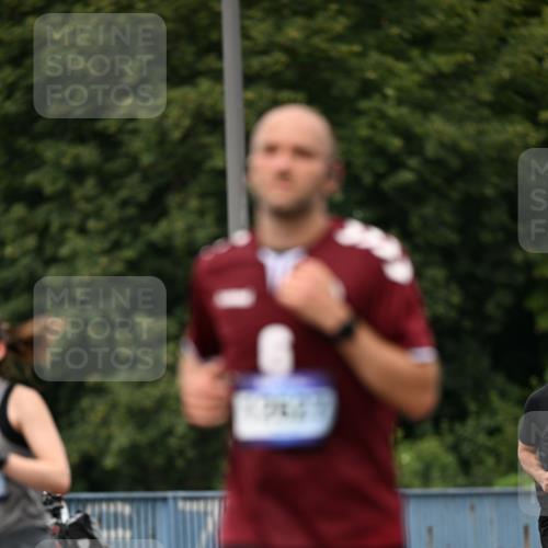 29.06.2025 - hella hamburg halbmarathon Dr. Thomas Lammeyer http://msf.ph/oto/8269409 29.06.2025 10:35:50 Kennedybrücke 1235, 1844, 2672, 2831, 2832, 3358, 3396, 3424, 3571, 3681, 4877, 4953, 5165, 5350, 5496, 5846, 5965, 6160, 6344, 6573, 7295, 7334, 7816, 8304, 8538, 8806, 9078, 9104, 9183, 9478, 9882, 9883, 10240, 10421, 10435, 10653, 11178 meine-sportfotos.de