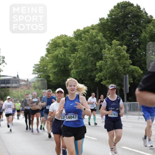 29.06.2025 - hella hamburg halbmarathon Jannik Wohlers http://msf.ph/oto/8269488 29.06.2025 10:33:48 Lombardsbrücke 1672, 1705, 1787, 2265, 2464, 2496, 2526, 2801, 2933, 3145, 3829, 3848, 4807, 4824, 4826, 5584, 6105, 7324, 7329, 8277, 8349, 8965, 10360, 10564, 11432, 11642, 11668, 12165, 12330, 12896, 13437, 13485, 13747, 14047, 14058, 14854, 14855, 14873, 14919, 15792, 15793, 15845, 15983, 16115, 16578, 17105, 17440, 17650, 17789, 17953, 18044 meine-sportfotos.de