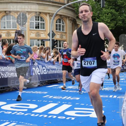29.06.2025 - hella hamburg halbmarathon Strokosch-Dieckow http://msf.ph/oto/8269492 29.06.2025 10:46:10 Ziel 1569, 1759, 2048, 2590, 2707, 3056, 3087, 4949, 6388, 6460, 7450, 7961, 9497, 9585, 10796, 11094, 11125, 13630, 14804, 16136, 16466, 16475, 17190, 18702, 18797 meine-sportfotos.de