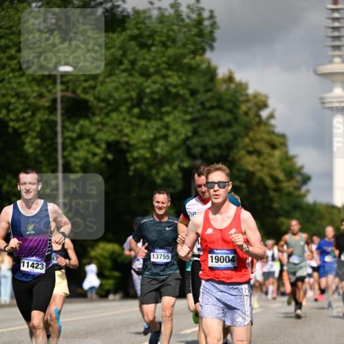 29.06.2025 - hella hamburg halbmarathon Dr. Thomas Lammeyer http://msf.ph/oto/8269569 29.06.2025 09:52:32 Kennedybrücke 1042, 1571, 1600, 2044, 2262, 2707, 2797, 3547, 4062, 5003, 5050, 5124, 6037, 6047, 7310, 7482, 7981, 8002, 9640, 9643, 10190, 10369, 10451, 10738, 10877, 11106, 11177, 11423 meine-sportfotos.de