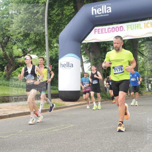29.06.2025 - hella hamburg halbmarathon KatJ http://msf.ph/oto/8269592 29.06.2025 10:39:34 Zwischen KM18-KM19 2364, 4121, 4814, 4839, 5032, 5482, 6562, 6657, 7178, 7724, 7732, 8172, 8661, 8710, 8720 meine-sportfotos.de