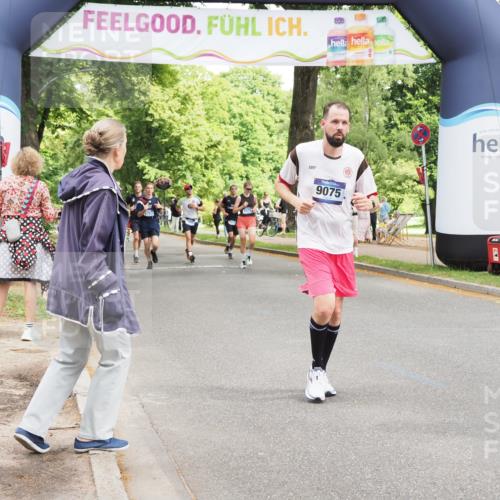 29.06.2025 - hella hamburg halbmarathon MichiJ http://msf.ph/oto/8269650 29.06.2025 10:55:34 Zwischen KM18-KM19 4492, 8632, 9075, 9128, 14149, 14868, 15697, 19134 meine-sportfotos.de