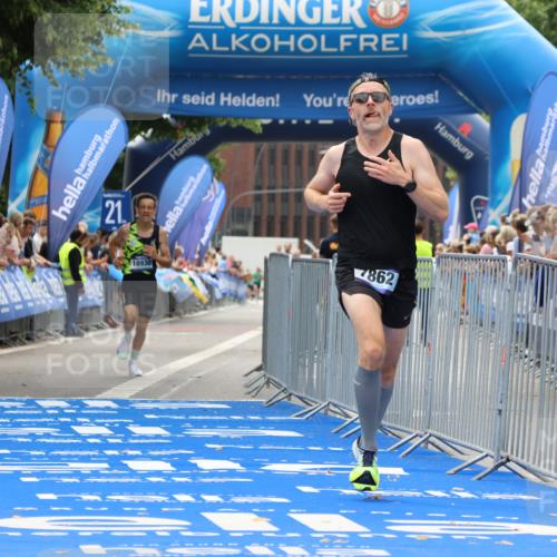 29.06.2025 - hella hamburg halbmarathon Strokosch-Dieckow http://msf.ph/oto/8269662 29.06.2025 10:23:03 Ziel 4128, 7862, 18328, 18930 meine-sportfotos.de