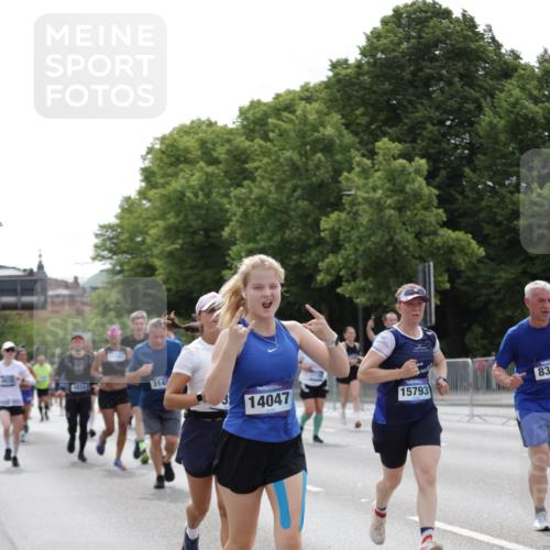 29.06.2025 - hella hamburg halbmarathon Jannik Wohlers http://msf.ph/oto/8269668 29.06.2025 10:33:48 Lombardsbrücke 1672, 1705, 1787, 2265, 2464, 2496, 2526, 2801, 2933, 3145, 3829, 3848, 4807, 4824, 4826, 5584, 6105, 7324, 7329, 8277, 8349, 8965, 10360, 10564, 11432, 11642, 11668, 12165, 12330, 12896, 13437, 13485, 13747, 14047, 14058, 14854, 14855, 14873, 14919, 15792, 15793, 15845, 15983, 16115, 16578, 17105, 17440, 17650, 17789, 17953, 18044 meine-sportfotos.de