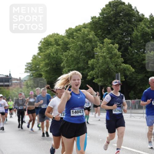 29.06.2025 - hella hamburg halbmarathon Jannik Wohlers http://msf.ph/oto/8269676 29.06.2025 10:33:49 Lombardsbrücke 1672, 1705, 1787, 2265, 2464, 2496, 2510, 2511, 2526, 2801, 2933, 3145, 3829, 3848, 4807, 4824, 4826, 6105, 6574, 7324, 7329, 8277, 8349, 8965, 10360, 10564, 11432, 11642, 11668, 12165, 12330, 12896, 13437, 13485, 13747, 14047, 14058, 14854, 14855, 14873, 14918, 14919, 15792, 15793, 15845, 15983, 16115, 16578, 17105, 17650, 17789, 17953, 18044 meine-sportfotos.de