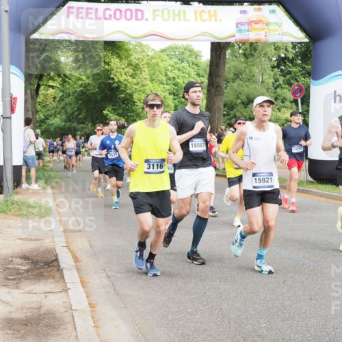 29.06.2025 - hella hamburg halbmarathon MichiJ http://msf.ph/oto/8269708 29.06.2025 10:31:09 Zwischen KM18-KM19 2233, 3116, 3697, 9371, 14201, 14210, 15233, 15301, 15921, 16626, 17363, 17864, 18274, 18632, 18920, 18987, 19090 meine-sportfotos.de