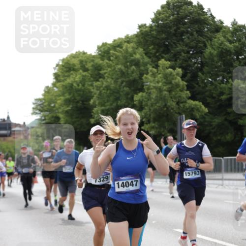 29.06.2025 - hella hamburg halbmarathon Jannik Wohlers http://msf.ph/oto/8269750 29.06.2025 10:33:49 Lombardsbrücke 1672, 1705, 1787, 2265, 2464, 2496, 2510, 2511, 2526, 2801, 2933, 3145, 3829, 3848, 4807, 4824, 4826, 6105, 6574, 7324, 7329, 8277, 8349, 8965, 10360, 10564, 11432, 11642, 11668, 12165, 12330, 12896, 13437, 13485, 13747, 14047, 14058, 14854, 14855, 14873, 14918, 14919, 15792, 15793, 15845, 15983, 16115, 16578, 17105, 17650, 17789, 17953, 18044 meine-sportfotos.de