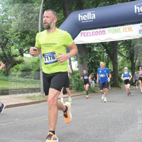29.06.2025 - hella hamburg halbmarathon KatJ http://msf.ph/oto/8269762 29.06.2025 10:39:34 Zwischen KM18-KM19 2364, 4121, 4814, 4839, 5032, 5482, 6562, 6657, 7178, 7724, 7732, 8172, 8661, 8710, 8720 meine-sportfotos.de