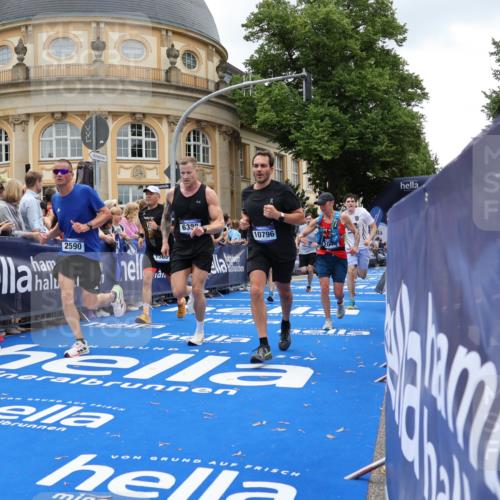 29.06.2025 - hella hamburg halbmarathon Strokosch-Dieckow http://msf.ph/oto/8269786 29.06.2025 10:46:16 Ziel 1569, 1600, 1759, 2048, 2590, 3056, 3087, 4949, 6388, 6691, 7335, 7450, 8142, 9497, 10796, 11094, 11185, 11773, 12171, 12651, 13698, 14200, 14262, 16127, 17190, 18118, 18211, 18637, 18797 meine-sportfotos.de